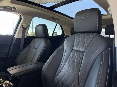 Used 2022 Buick Envision Avenir w/ Technology Package II AWD/4WD image 19