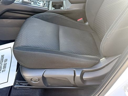 Used 2022 Mitsubishi Outlander ES image 19