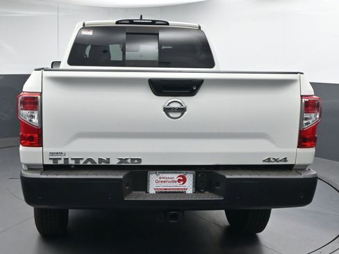 Used 2022 Nissan Titan S image 6