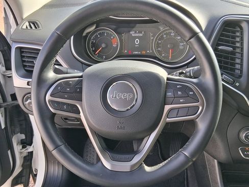 Used 2020 Jeep Cherokee Latitude Plus image 9