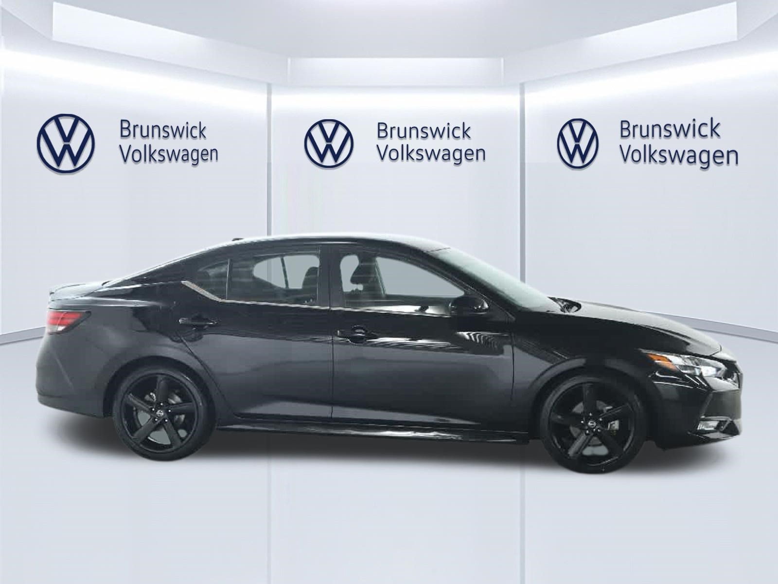 Used 2022 Nissan Sentra SR w/ Midnight Edition FWD image 11