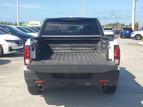 Used 2023 Honda Ridgeline Sport image 9