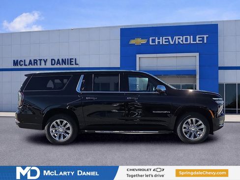 New 2026 Chevrolet Suburban Premier AWD/4WD image 6