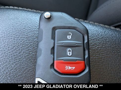 Used 2023 Jeep Gladiator Overland AWD/4WD image 27