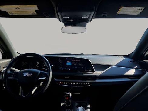 Used 2024 Cadillac XT4 Premium Luxury image 23