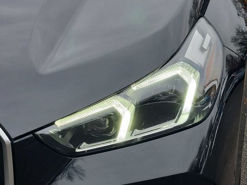 Used 2025 BMW X1 xDrive28i image 9