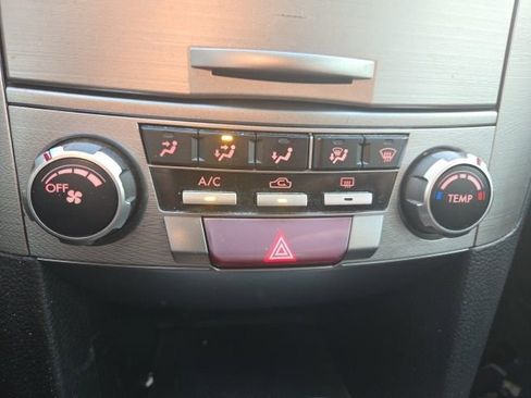 Used 2011 Subaru Outback 2.5i Premium w/ All-Weather Pkg image 11