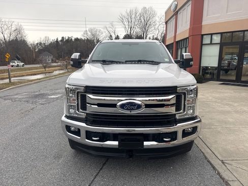 Used 2019 Ford F250 XLT w/ XLT Premium Package image 2