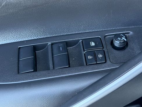 Used 2024 Toyota Corolla SE w/ SE Premium Package FWD image 13