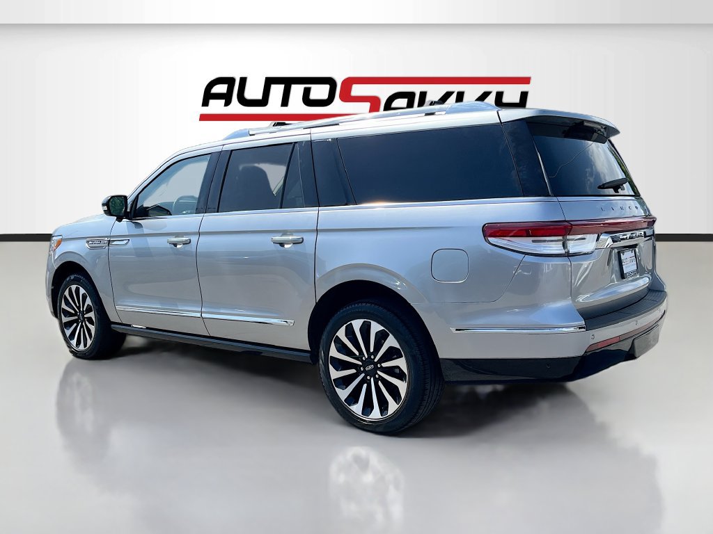 Used 2024 Lincoln Navigator L Reserve AWD/4WD image 5