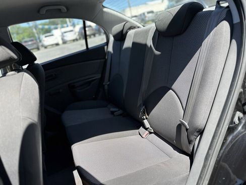 Used 2010 Kia Rio LX FWD image 11