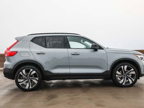 New 2025 Volvo XC40 B5 Plus w/ Protection Package Premier image 4