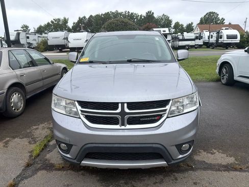 Used 2017 Dodge Journey SXT w/ Comfort/Convenience Group AWD/4WD image 2