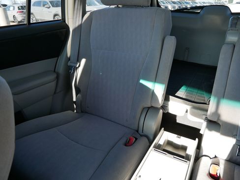 Used 2011 Toyota Highlander 2WD w/ Cold Weather Pkg image 12