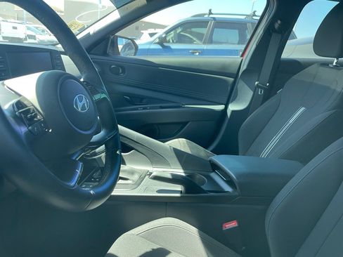 Used 2025 Hyundai Elantra Sport image 6