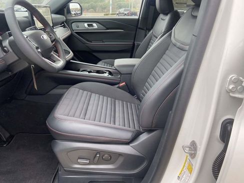 New 2026 Ford Explorer ST-Line w/ ST-Line Street Pack RWD image 11