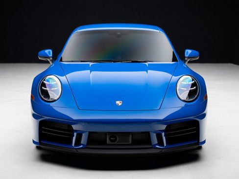 Used 2025 Porsche 911 Carrera image 6
