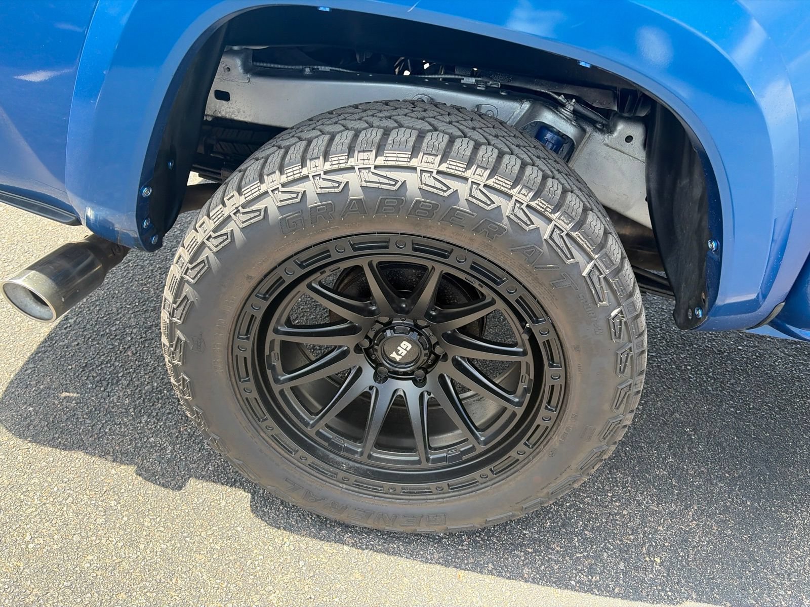 Used 2017 Toyota Tacoma Limited w/ Tow Package AWD/4WD image 48