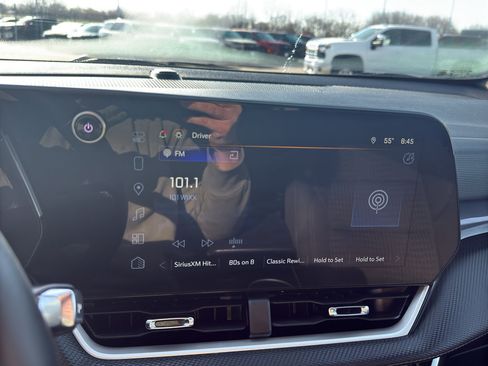 Used 2026 Chevrolet Equinox LT w/ Safety and Technology Package image 18