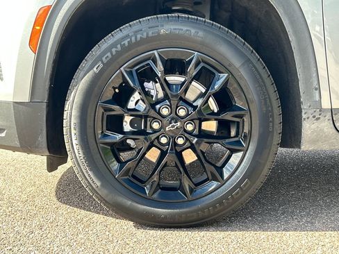 Used 2025 Chevrolet Traverse LT w/ Midnight/Sport Edition AWD/4WD image 28