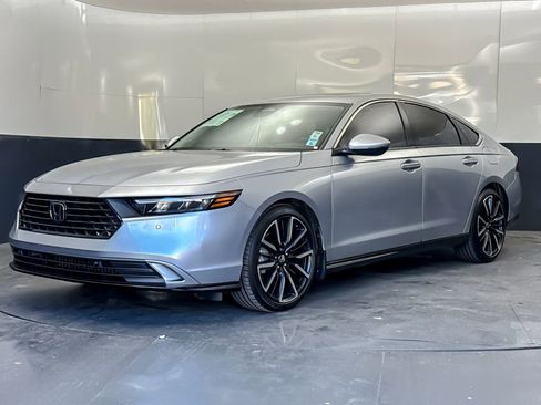 Used 2024 Honda Accord Touring image 7