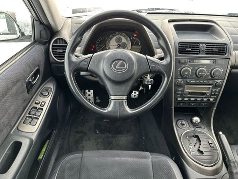 Used 2001 Lexus IS 300 image 12