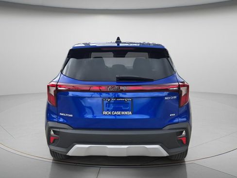 Used 2024 Kia Seltos LX AWD/4WD image 6