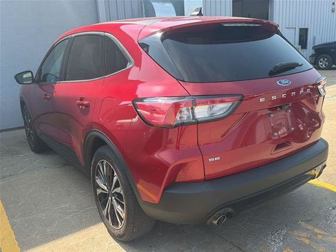 Certified 2021 Ford Escape SE w/ SE Sport Appearance Package FWD image 4