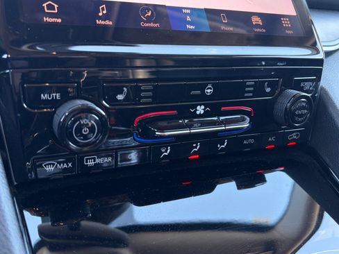 Used 2022 Jeep Grand Cherokee Limited 4xe image 20