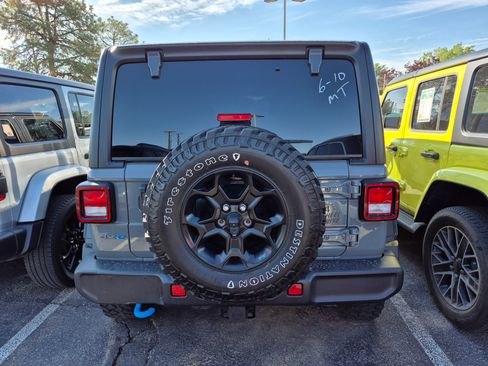 Used 2023 Jeep Wrangler Unlimited w/ Cold Weather Group AWD/4WD image 8
