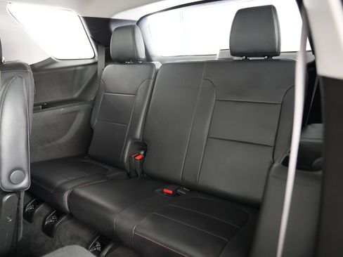 Used 2018 Chevrolet Traverse Premier AWD/4WD image 37