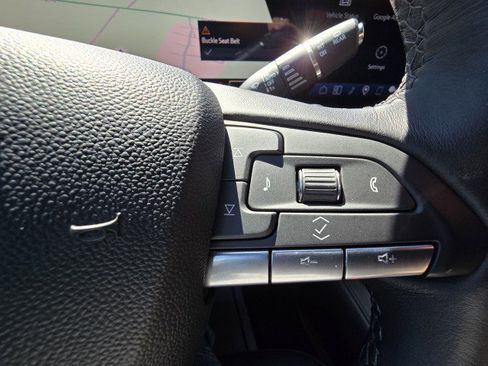 Used 2025 Cadillac XT4 Premium Luxury image 21