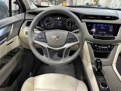 Used 2023 Cadillac XT5 Premium Luxury AWD/4WD image 17