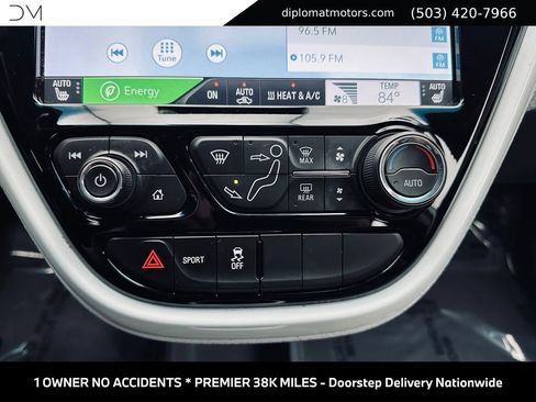Used 2017 Chevrolet Bolt Premier w/ Driver Confidence II Package FWD image 33