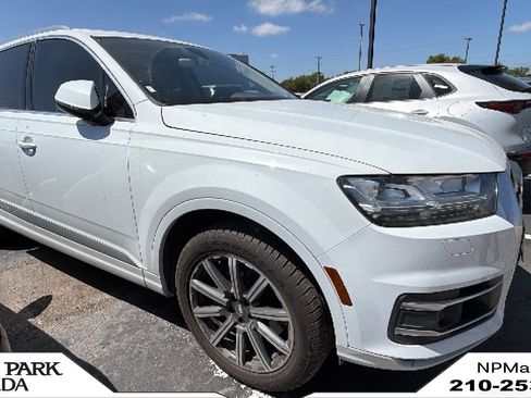 Used 2017 Audi Q7 3.0T Prestige AWD/4WD image 1