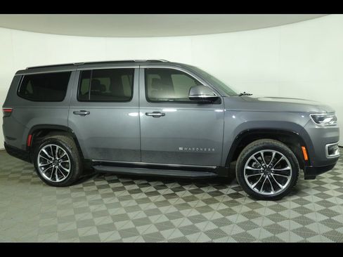 Used 2022 Jeep Wagoneer Series II w/ Premium Group I image 2