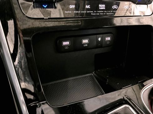 Used 2023 Kia Carnival SX Prestige FWD image 27