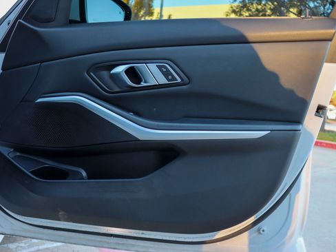 Used 2019 BMW 330i Sedan w/ Convenience Package image 10