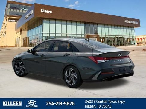 Used 2025 Hyundai Elantra SEL FWD image 6