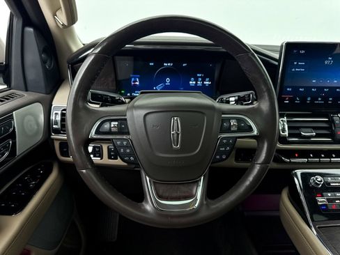 Used 2022 Lincoln Navigator Reserve image 5