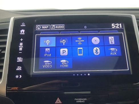 Certified 2017 Honda Pilot Touring image 33