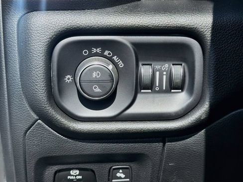 Used 2024 RAM 1500 Laramie AWD/4WD image 10