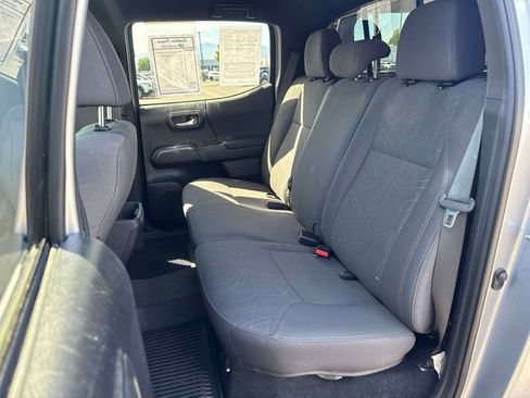 Used 2019 Toyota Tacoma TRD Off-Road w/ Technology Package AWD/4WD image 11