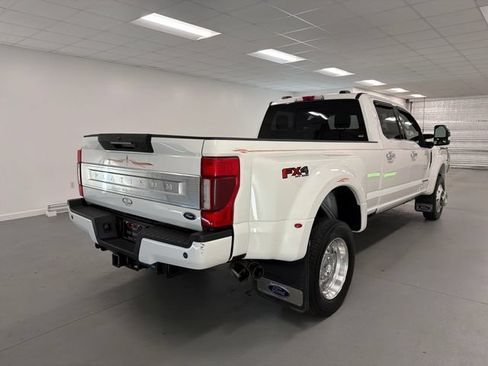 Used 2022 Ford F450 Platinum w/ FX4 Off-Road Package AWD/4WD image 5