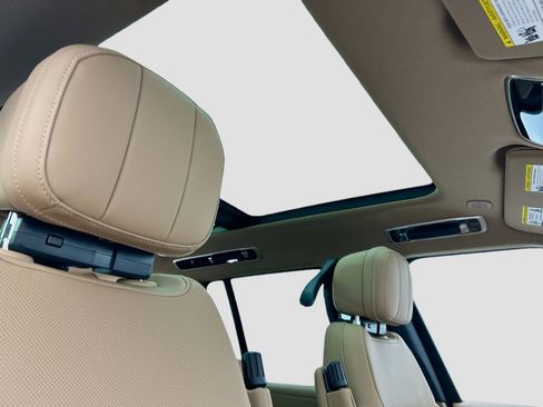 New 2026 Land Rover Range Rover SE image 18