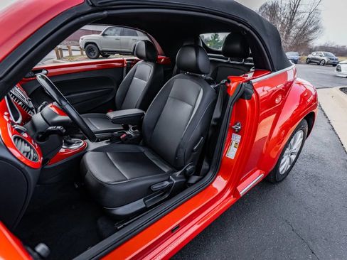 Used 2019 Volkswagen Beetle 2.0T S FWD image 21