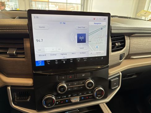 Used 2024 Ford Expedition Max Limited image 30