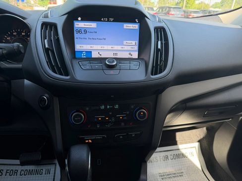 Used 2019 Ford Escape SE FWD image 29