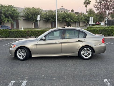 Used 2008 BMW 328i Sedan RWD image 2