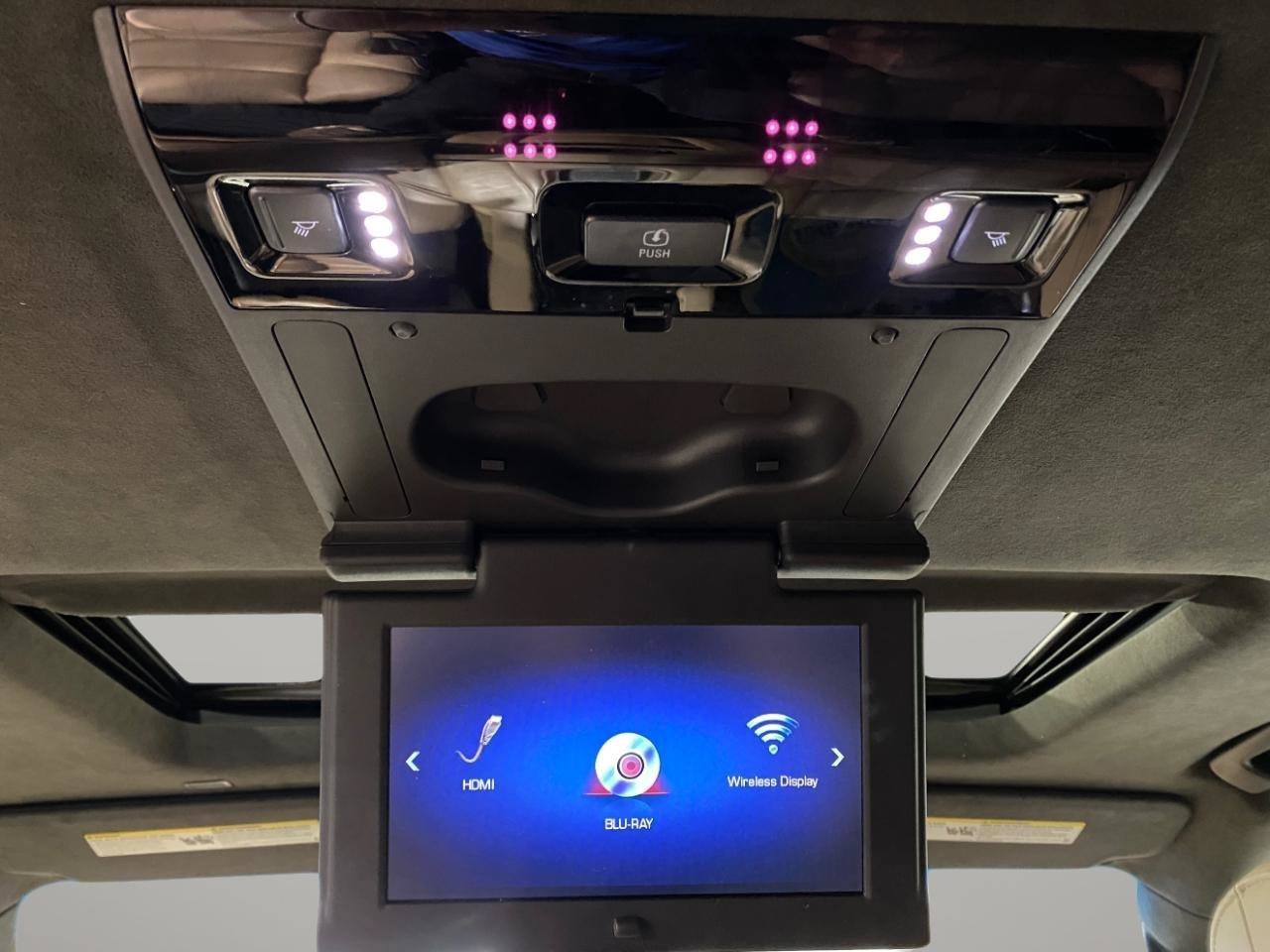 Used 2018 Cadillac Escalade Platinum AWD/4WD image 12